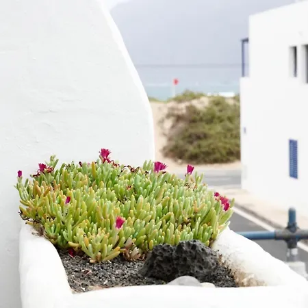 4 Διαμέρισμα *